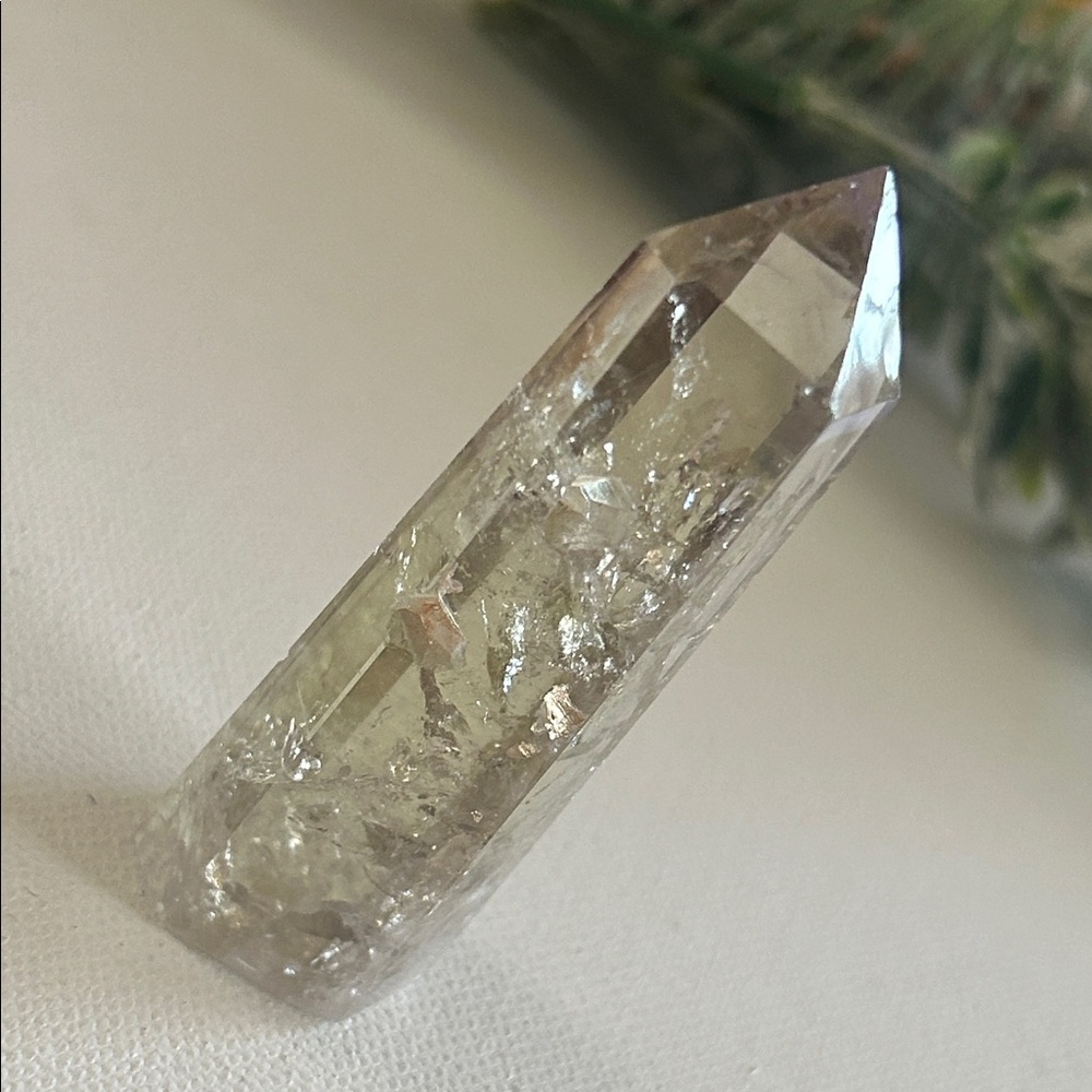 💎 Light Smoky Quartz Crystal Tower